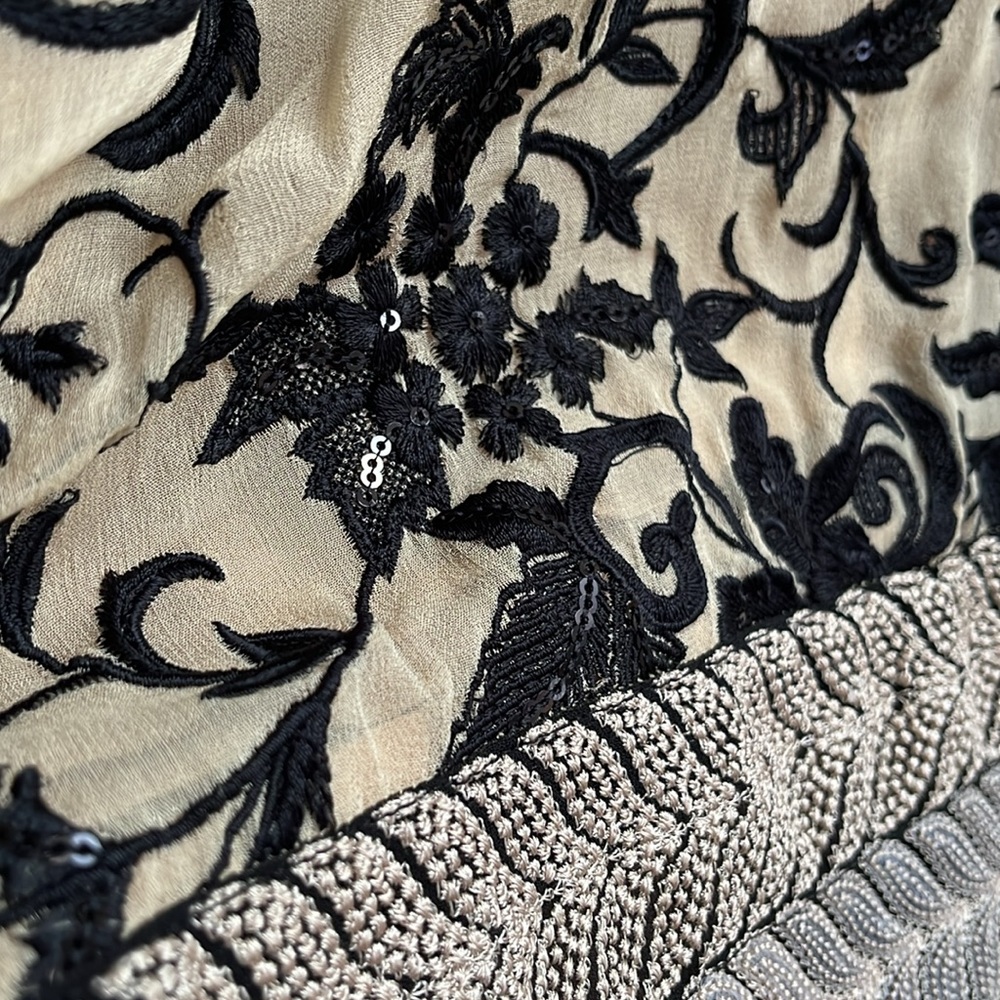 ORNATE SEQUINED AND EMBROIDERED LONG SLEEVE MAXI DRESS MULTICOLORED SIZE SMALL - Picture 12 of 15